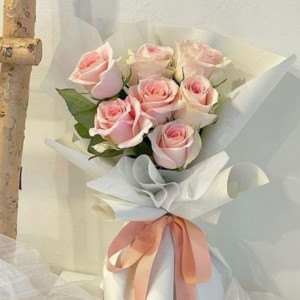 Букет из 7 нежных розовых роз 